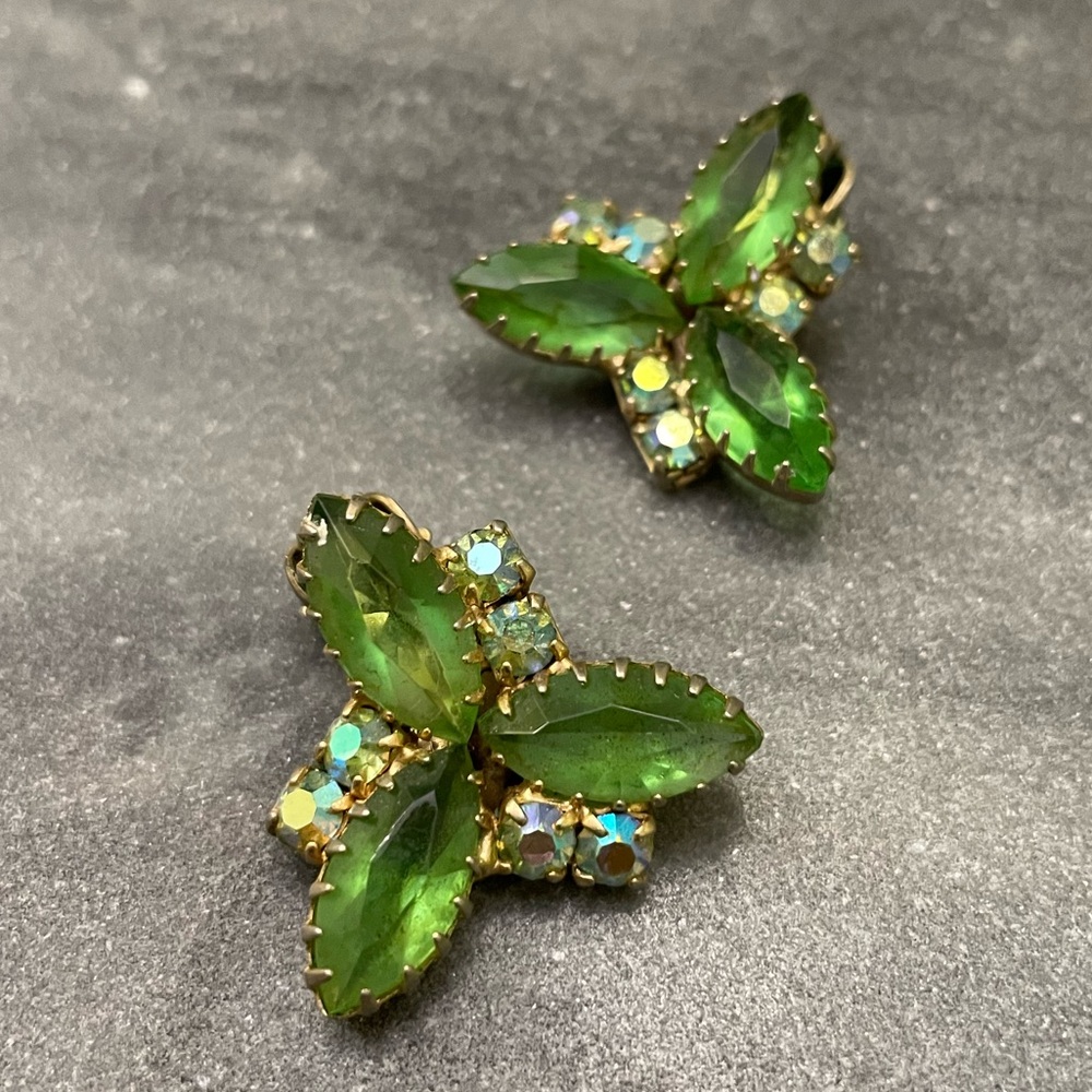 Vintage Green Crystal Gold Clip On Earrings - Picture 6 of 9